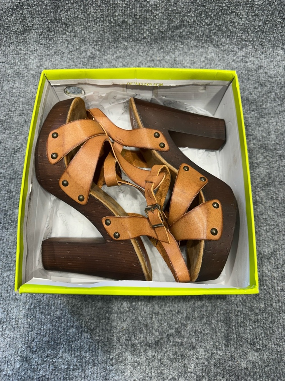Tan/ brown Platform Sandals Refresh TY0144